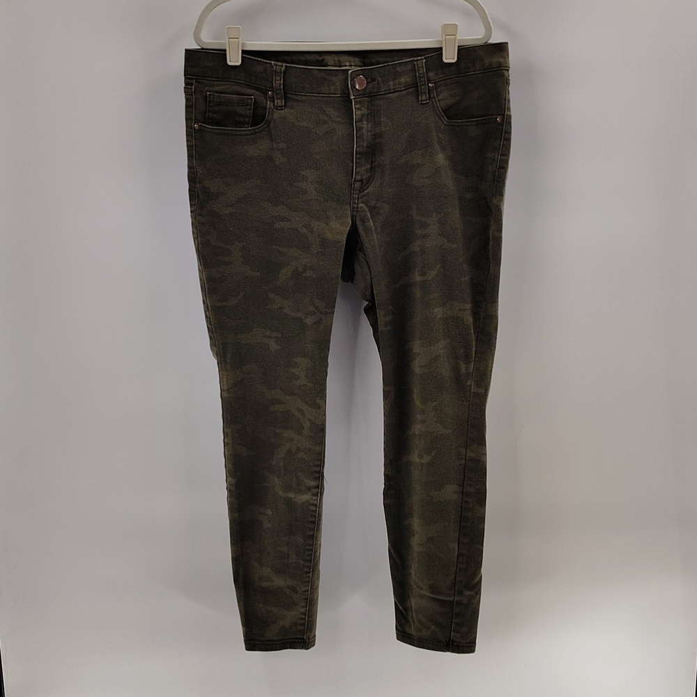 LANE BRYANT Dark Camo Skinny Pants Size 16 Stretch